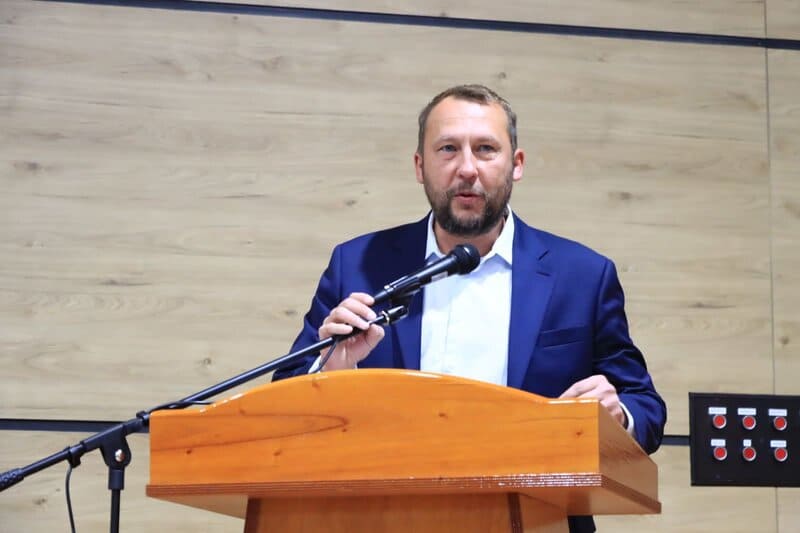 Este es el motivo del viaje de Mikhail Krasnov a Corea del Sur