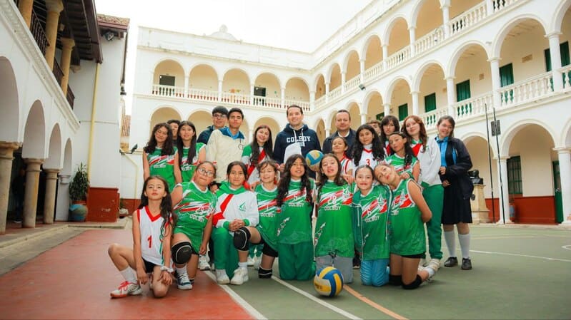 Wilmer Castellanos celebra su quinta Ley de la República: el Glorioso Colegio de Boyacá recibe un homenaje histórico en sus 203 años