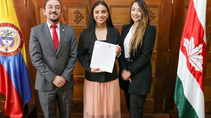 Gobernación de Boyacá y Universidad Santo Tomás se unen para promover la profesionalización de los periodistas boyacenses