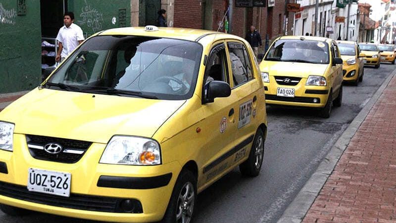 Se elimina requisito de planilla de viaje para taxistas entre municipios cercanos