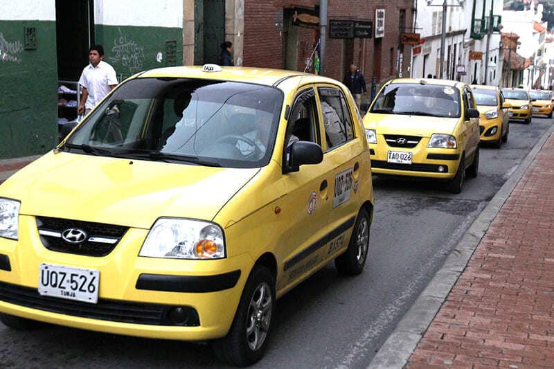 Se elimina requisito de planilla de viaje para taxistas entre municipios cercanos