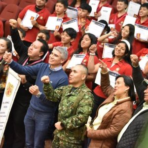 Alcalde Wilson Castiblanco Gil entrega 25 becas con universidad española para jóvenes de la Banda Sinfónica de Samacá, campeona mundial en Países Bajos
