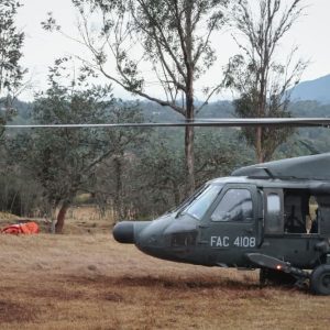 Fuerte despliegue aéreo logra controlar al 90 % el incendio en Chíquiza y el Santuario de Iguaque