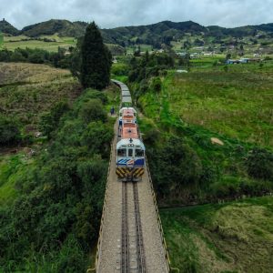 Gobernador de Boyacá pide al Gobierno Nacional priorizar tren de mediana velocidad hacia Bogotá