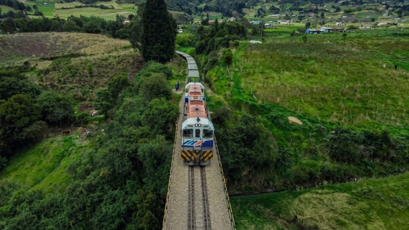 Gobernador de Boyacá pide al Gobierno Nacional priorizar tren de mediana velocidad hacia Bogotá