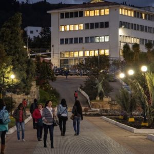 Estudiantes de la UPTC entregan 300 firmas para exigir mejoras en el alumbrado público ante fallas de seguridad